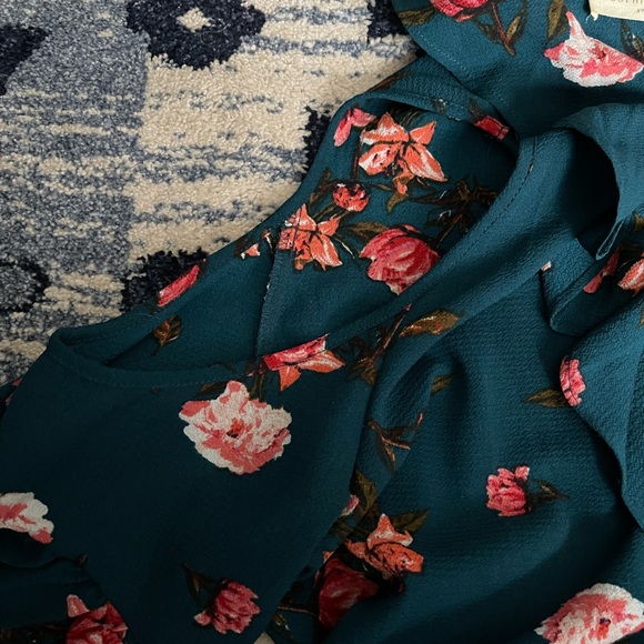 Women’s floral wraparound top - Picture 5 of 5